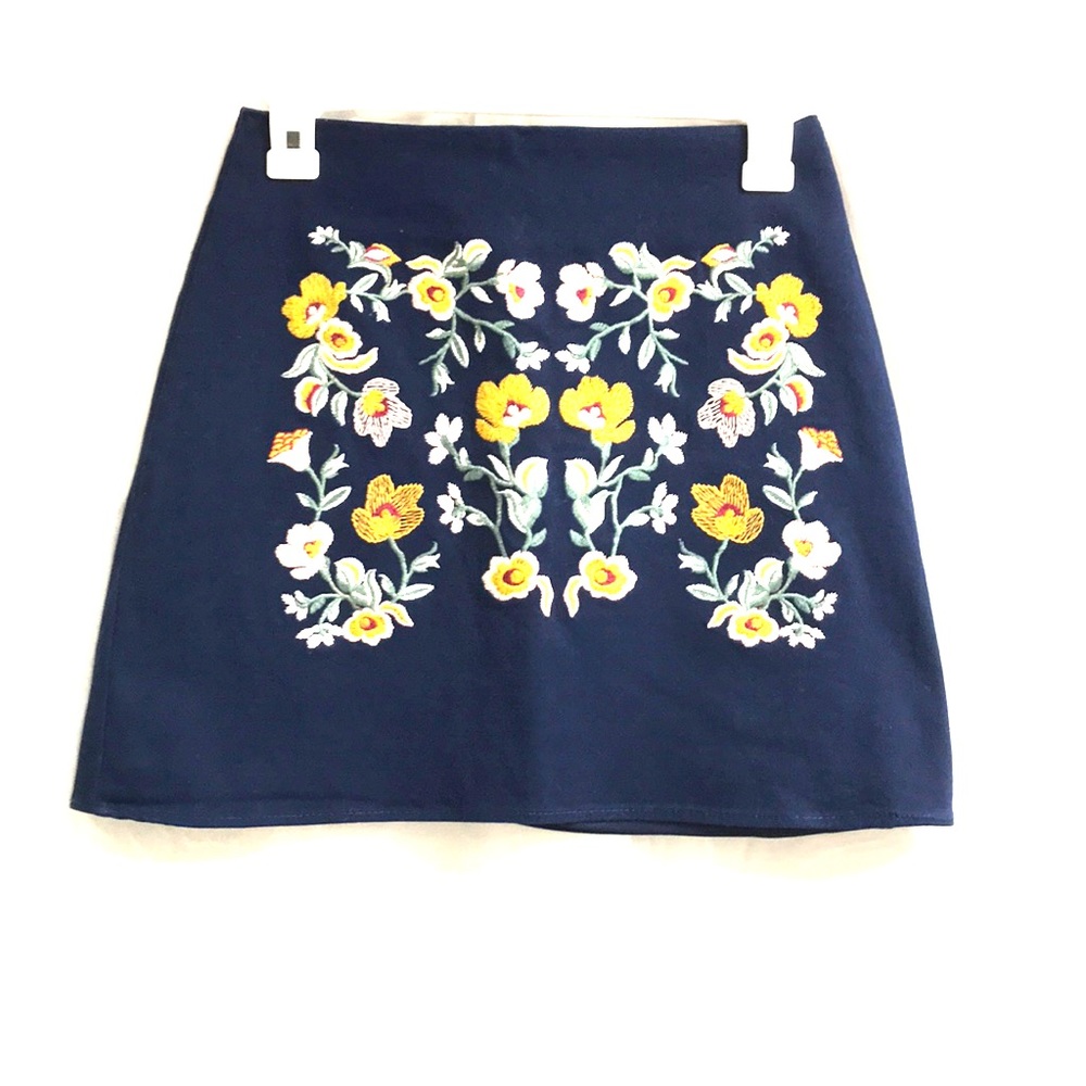 Printed navy blue mini skirt